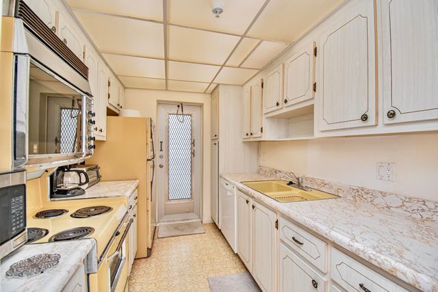 3101 S Ocean Boulevard 322, Highland Beach, FL 33487