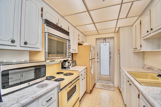 3101 S Ocean Boulevard 322, Highland Beach, FL 33487