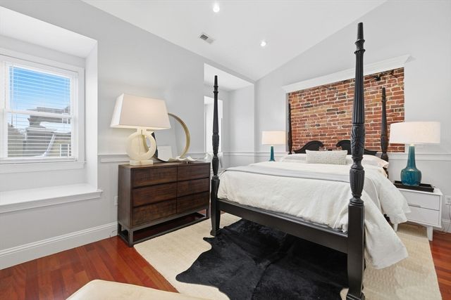 297 K St 2, Boston, MA 02127