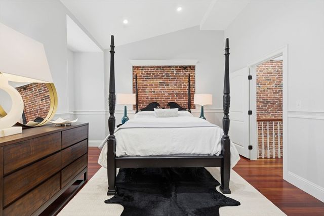 297 K St 2, Boston, MA 02127