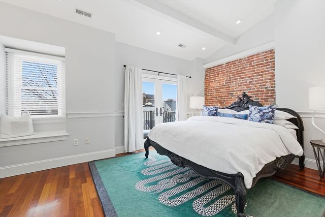 297 K St 2, Boston, MA 02127