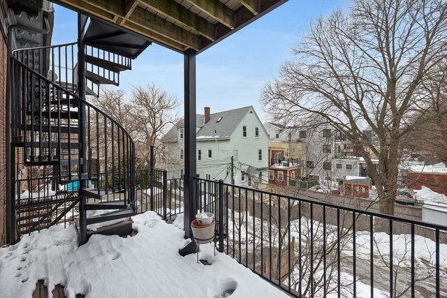 297 K St 2, Boston, MA 02127