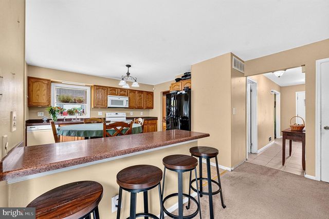 69 WILLIS DR, Ewing, NJ 08628