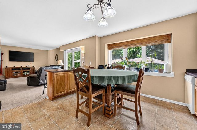 69 WILLIS DR, Ewing, NJ 08628
