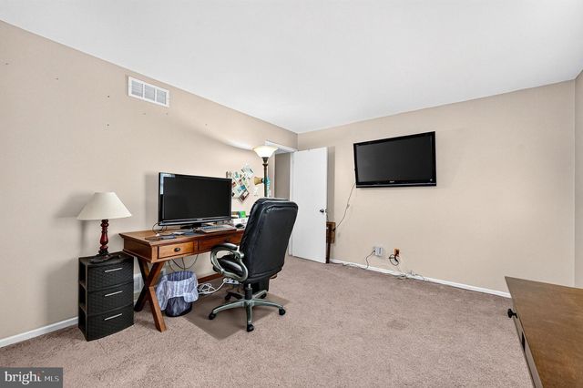 69 WILLIS DR, Ewing, NJ 08628