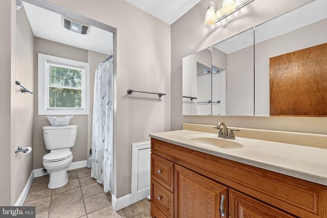 69 WILLIS DR, Ewing, NJ 08628