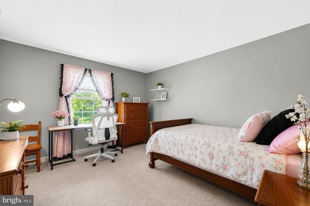 69 WILLIS DR, Ewing, NJ 08628