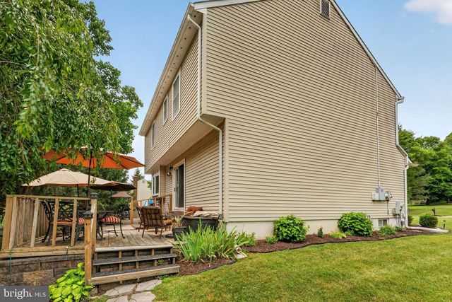 69 WILLIS DR, Ewing, NJ 08628