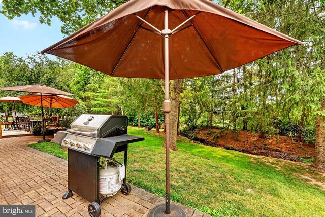 69 WILLIS DR, Ewing, NJ 08628