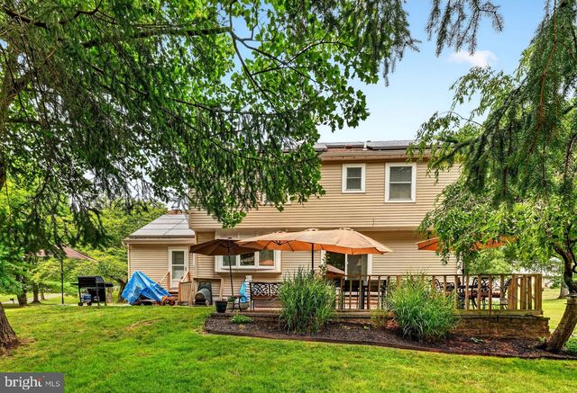69 WILLIS DR, Ewing, NJ 08628