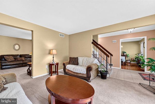 69 WILLIS DR, Ewing, NJ 08628