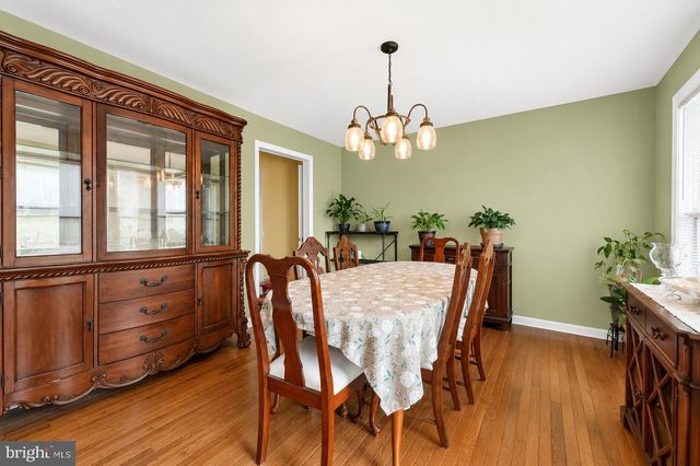 69 WILLIS DR, Ewing, NJ 08628