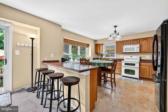 69 WILLIS DR, Ewing, NJ 08628