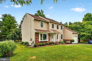 69 WILLIS DR, Ewing, NJ 08628