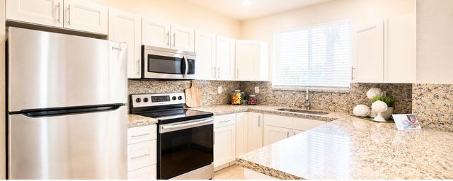 3022 Laurel Ridge Circle, Riviera Beach, FL 33404