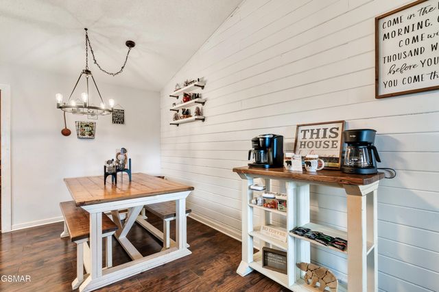 1421 Tiffany Cove Way, Sevierville, TN 37862