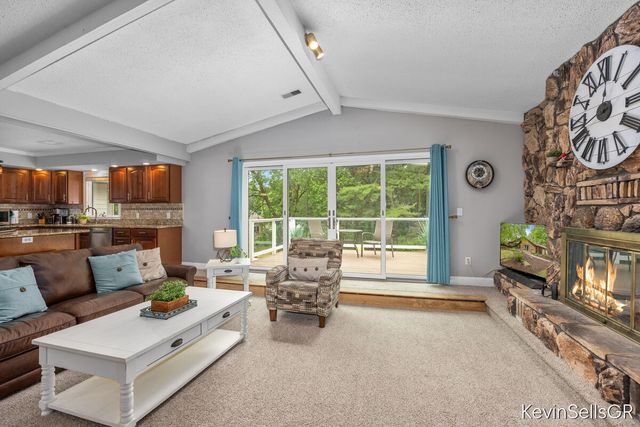 7710 Cascade Pines Drive, Grand Rapids, MI 49546