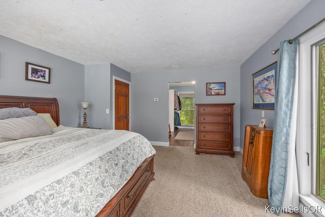 7710 Cascade Pines Drive, Grand Rapids, MI 49546