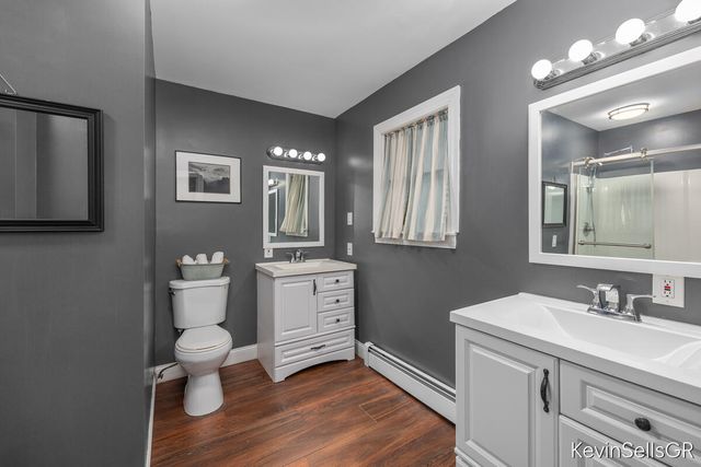 7710 Cascade Pines Drive, Grand Rapids, MI 49546