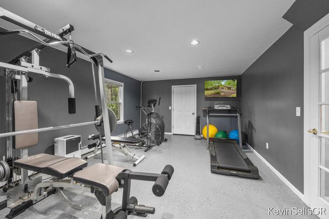 7710 Cascade Pines Drive, Grand Rapids, MI 49546