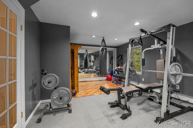 7710 Cascade Pines Drive, Grand Rapids, MI 49546