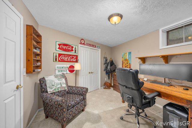 7710 Cascade Pines Drive, Grand Rapids, MI 49546