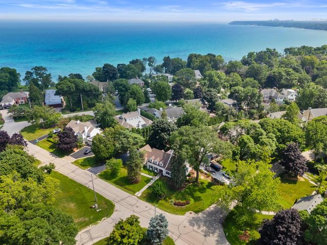 805 E Green Tree ROAD, Fox Point, WI 53217