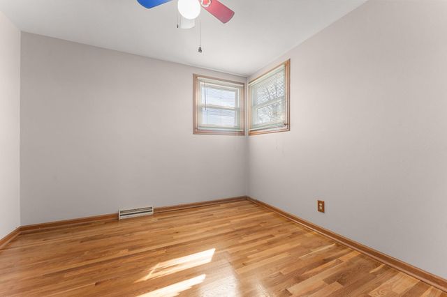 906 E Glen Park Avenue, Griffith, IN 46319