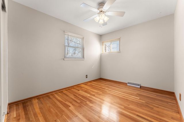 906 E Glen Park Avenue, Griffith, IN 46319