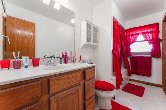 906 E Glen Park Avenue, Griffith, IN 46319