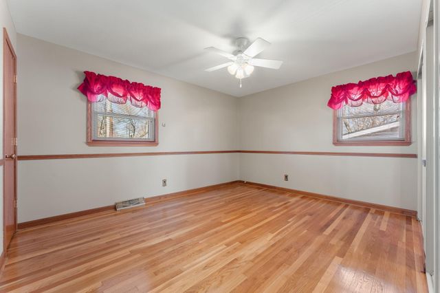 906 E Glen Park Avenue, Griffith, IN 46319