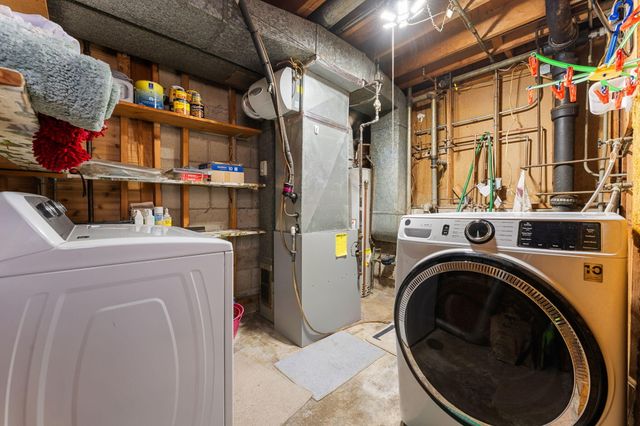 906 E Glen Park Avenue, Griffith, IN 46319