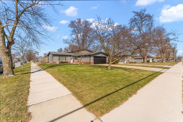 906 E Glen Park Avenue, Griffith, IN 46319