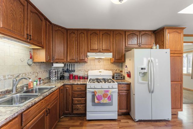 906 E Glen Park Avenue, Griffith, IN 46319