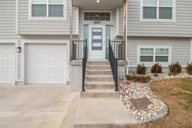 1907 Owen Drive, Pleasant Hill, MO 64080