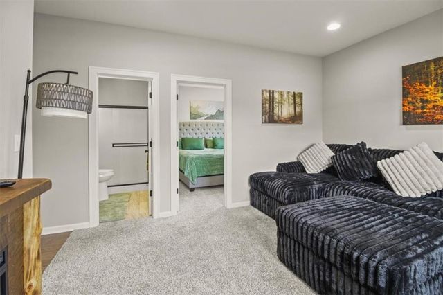 1907 Owen Drive, Pleasant Hill, MO 64080