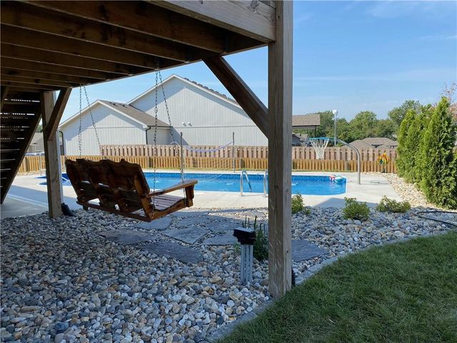 1907 Owen Drive, Pleasant Hill, MO 64080