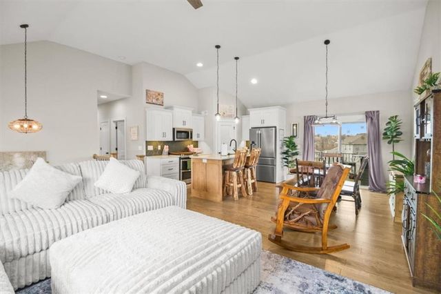 1907 Owen Drive, Pleasant Hill, MO 64080