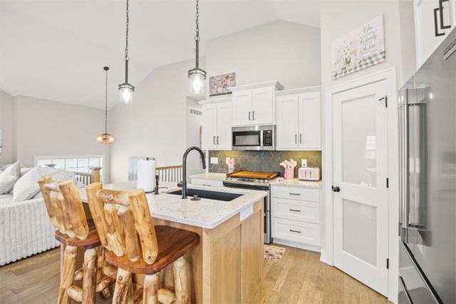 1907 Owen Drive, Pleasant Hill, MO 64080