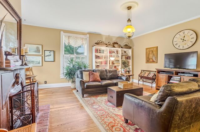 410 5TH ST, Glasgow, MO 65254