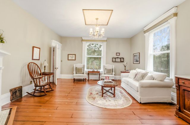 410 5TH ST, Glasgow, MO 65254