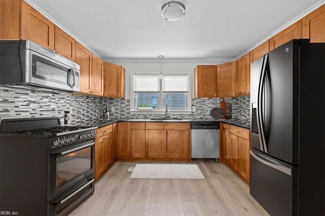 107 Aspenwood DR, Hampton, VA 23666