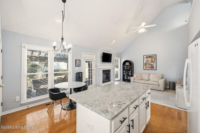 10001 Spring Gate Dr, Louisville, KY 40241