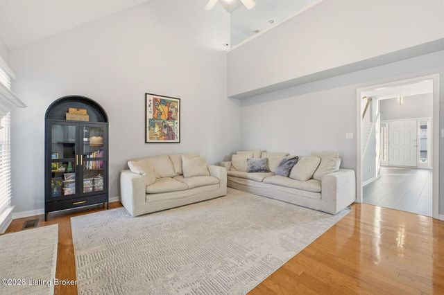 10001 Spring Gate Dr, Louisville, KY 40241