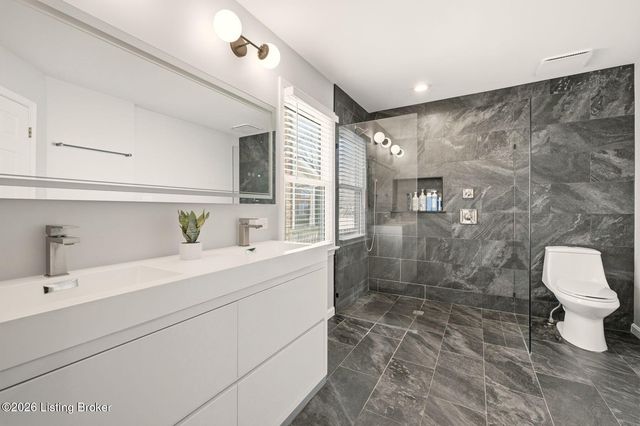 10001 Spring Gate Dr, Louisville, KY 40241