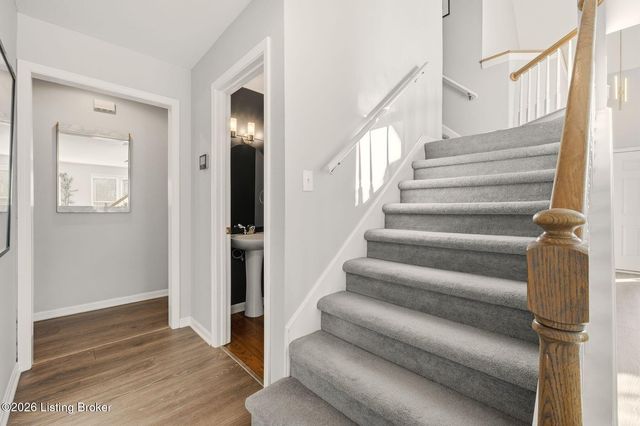 10001 Spring Gate Dr, Louisville, KY 40241