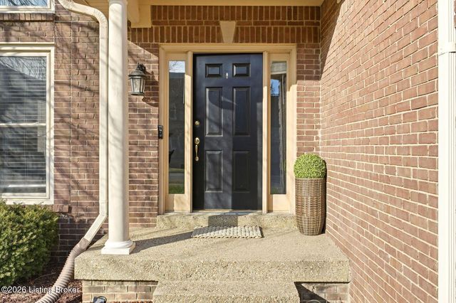 10001 Spring Gate Dr, Louisville, KY 40241