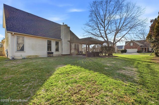 10001 Spring Gate Dr, Louisville, KY 40241