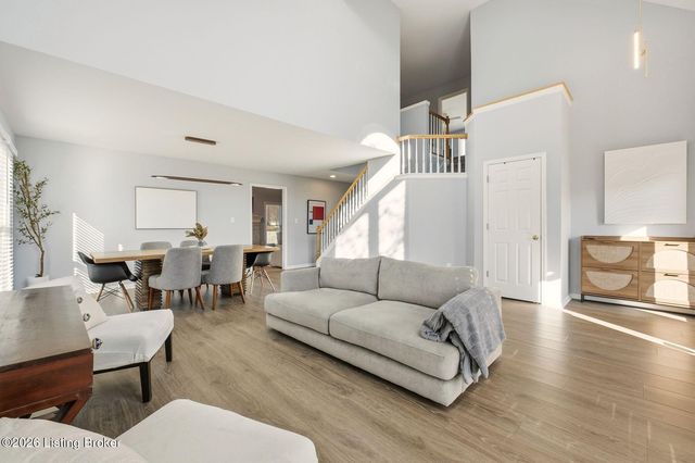 10001 Spring Gate Dr, Louisville, KY 40241