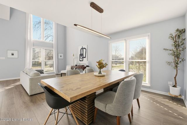 10001 Spring Gate Dr, Louisville, KY 40241